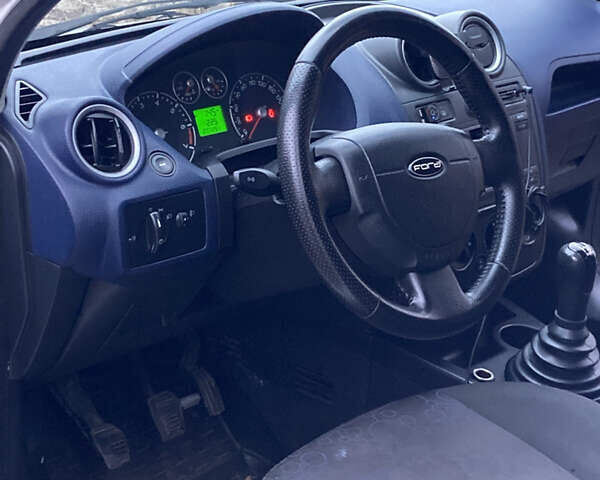 Белый Форд Фиеста, объемом двигателя 1.25 л и пробегом 277 тыс. км за 3350 $, фото 13 на Automoto.ua