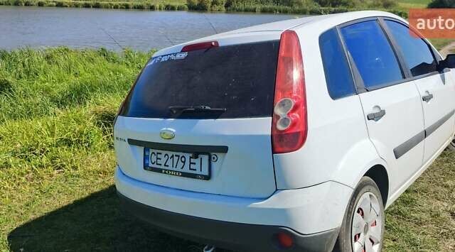 Белый Форд Фиеста, объемом двигателя 1.3 л и пробегом 246 тыс. км за 3700 $, фото 13 на Automoto.ua