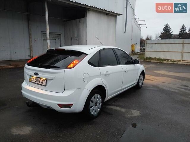 Белый Форд Фиеста, объемом двигателя 1.3 л и пробегом 186 тыс. км за 2799 $, фото 19 на Automoto.ua