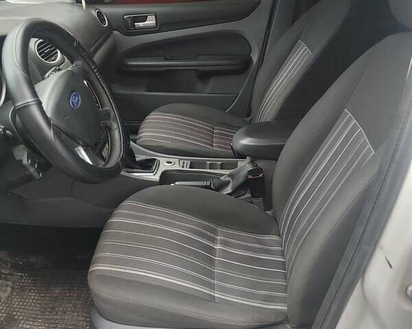 Белый Форд Фиеста, объемом двигателя 1.3 л и пробегом 186 тыс. км за 2799 $, фото 2 на Automoto.ua