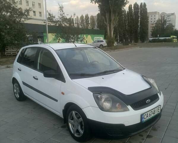 Форд Фиеста 2007 в Черкассах на Automoto.ua Белый Форд Фиеста, объемом двигателя 1.3 л и пробегом 235 тыс. км за 3600 $, фото 7 на Automoto.ua