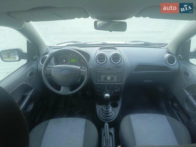 Форд Фиеста 2007 в Черкассах на Automoto.ua Белый Форд Фиеста, объемом двигателя 1.3 л и пробегом 235 тыс. км за 3600 $, фото 18 на Automoto.ua
