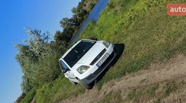 Белый Форд Фиеста, объемом двигателя 1.3 л и пробегом 246 тыс. км за 3700 $, фото 11 на Automoto.ua