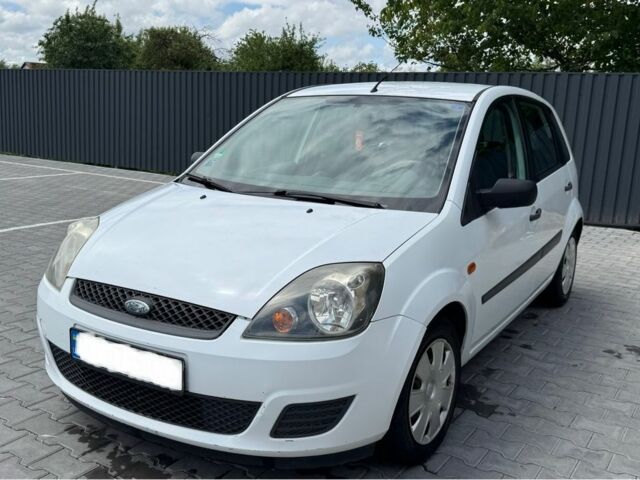Белый Форд Фиеста, объемом двигателя 1.3 л и пробегом 171 тыс. км за 3400 $, фото 3 на Automoto.ua