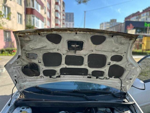 Білий Форд Фієста, об'ємом двигуна 2 л та пробігом 190 тис. км за 2051 $, фото 8 на Automoto.ua