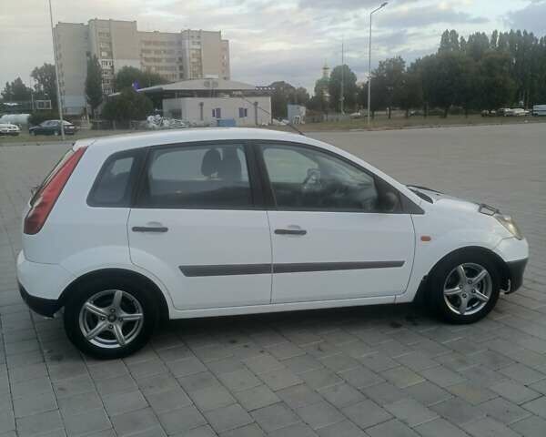 Форд Фиеста 2007 в Черкассах на Automoto.ua Белый Форд Фиеста, объемом двигателя 1.3 л и пробегом 235 тыс. км за 3600 $, фото 6 на Automoto.ua