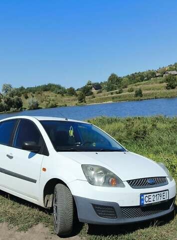 Белый Форд Фиеста, объемом двигателя 1.3 л и пробегом 246 тыс. км за 3700 $, фото 18 на Automoto.ua