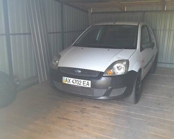 Білий Форд Фієста, об'ємом двигуна 1.4 л та пробігом 285 тис. км за 4000 $, фото 10 на Automoto.ua
