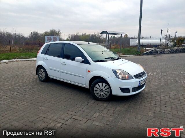Белый Форд Фиеста, объемом двигателя 1.2 л и пробегом 185 тыс. км за 2950 $, фото 2 на Automoto.ua