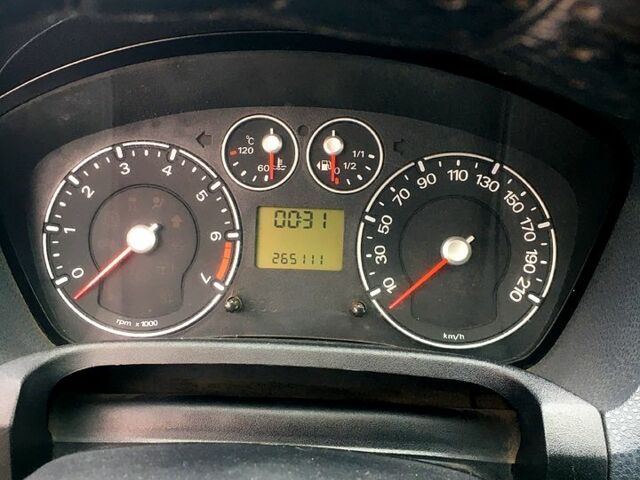 Белый Форд Фиеста, объемом двигателя 1.3 л и пробегом 265 тыс. км за 2950 $, фото 5 на Automoto.ua