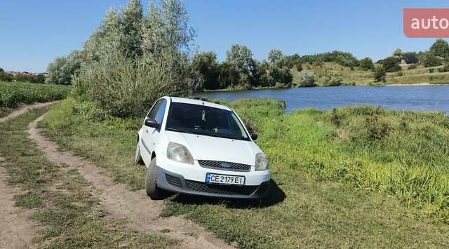Белый Форд Фиеста, объемом двигателя 1.3 л и пробегом 246 тыс. км за 3700 $, фото 10 на Automoto.ua