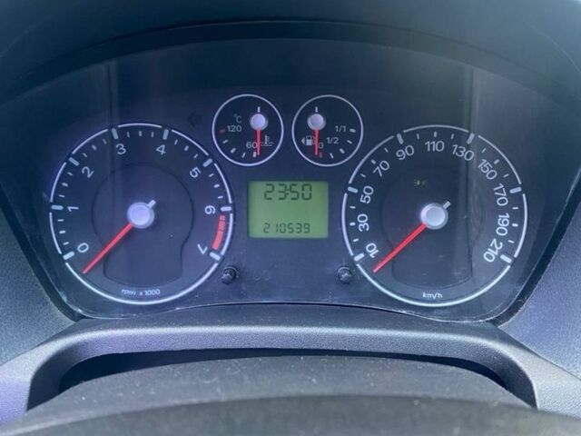 Белый Форд Фиеста, объемом двигателя 1.3 л и пробегом 211 тыс. км за 2900 $, фото 2 на Automoto.ua