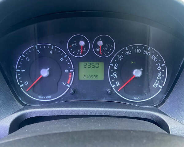 Белый Форд Фиеста, объемом двигателя 1.3 л и пробегом 211 тыс. км за 2900 $, фото 4 на Automoto.ua