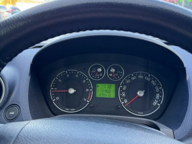 Белый Форд Фиеста, объемом двигателя 1.2 л и пробегом 275 тыс. км за 3200 $, фото 6 на Automoto.ua