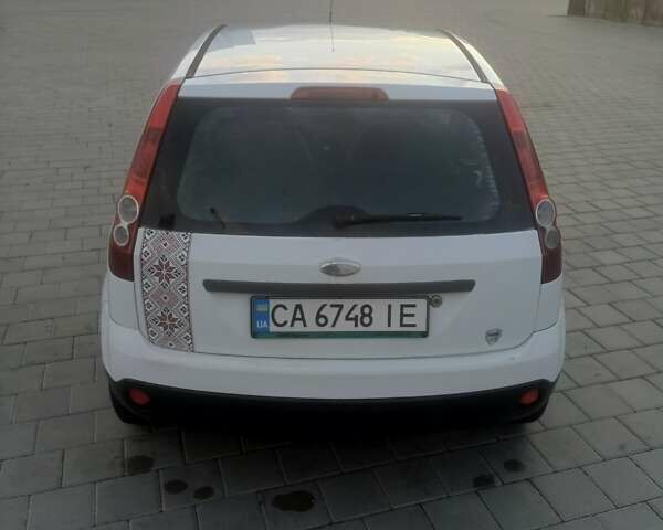 Форд Фиеста 2007 в Черкассах на Automoto.ua Белый Форд Фиеста, объемом двигателя 1.3 л и пробегом 235 тыс. км за 3600 $, фото 3 на Automoto.ua