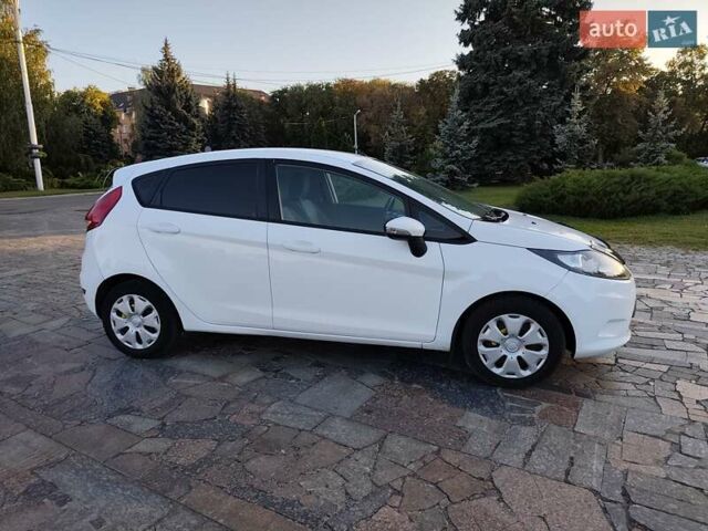 Белый Форд Фиеста, объемом двигателя 1.25 л и пробегом 253 тыс. км за 4900 $, фото 9 на Automoto.ua