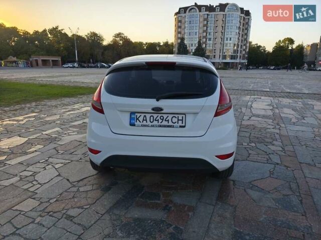 Белый Форд Фиеста, объемом двигателя 1.25 л и пробегом 253 тыс. км за 4900 $, фото 6 на Automoto.ua