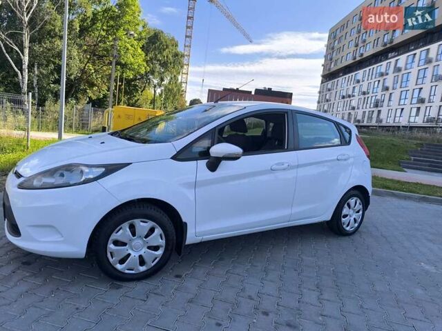 Белый Форд Фиеста, объемом двигателя 1.24 л и пробегом 116 тыс. км за 5500 $, фото 12 на Automoto.ua
