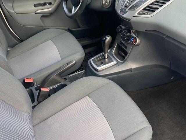 Білий Форд Фієста, об'ємом двигуна 1.4 л та пробігом 158 тис. км за 6800 $, фото 10 на Automoto.ua