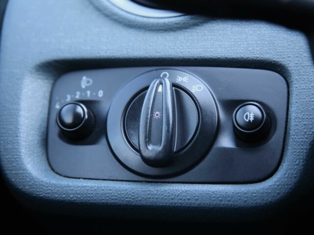 Білий Форд Фієста, об'ємом двигуна 1.2 л та пробігом 215 тис. км за 5500 $, фото 18 на Automoto.ua