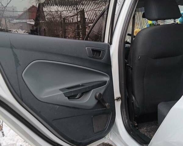 Білий Форд Фієста, об'ємом двигуна 1.2 л та пробігом 451 тис. км за 2500 $, фото 15 на Automoto.ua