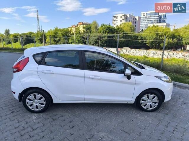 Белый Форд Фиеста, объемом двигателя 1.24 л и пробегом 116 тыс. км за 5500 $, фото 9 на Automoto.ua