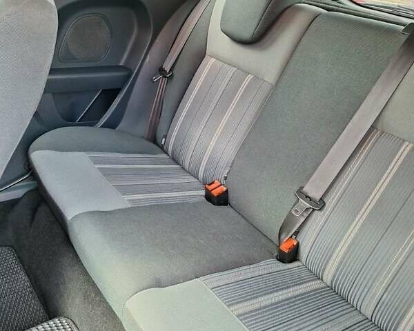 Білий Форд Фієста, об'ємом двигуна 1.2 л та пробігом 215 тис. км за 5500 $, фото 5 на Automoto.ua