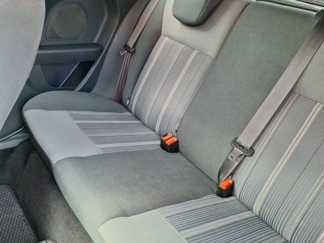 Білий Форд Фієста, об'ємом двигуна 1.2 л та пробігом 215 тис. км за 5500 $, фото 6 на Automoto.ua