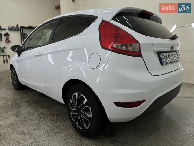 Белый Форд Фиеста, объемом двигателя 1.24 л и пробегом 158 тыс. км за 5200 $, фото 2 на Automoto.ua