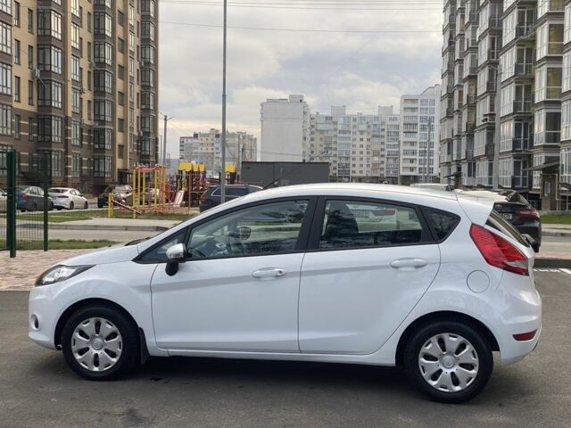 Білий Форд Фієста, об'ємом двигуна 1.4 л та пробігом 158 тис. км за 6800 $, фото 2 на Automoto.ua