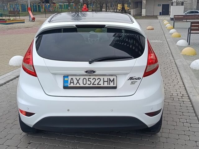 Білий Форд Фієста, об'ємом двигуна 1.4 л та пробігом 131 тис. км за 7000 $, фото 20 на Automoto.ua