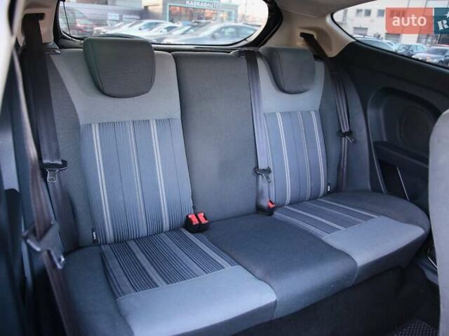 Білий Форд Фієста, об'ємом двигуна 1.2 л та пробігом 215 тис. км за 5500 $, фото 7 на Automoto.ua