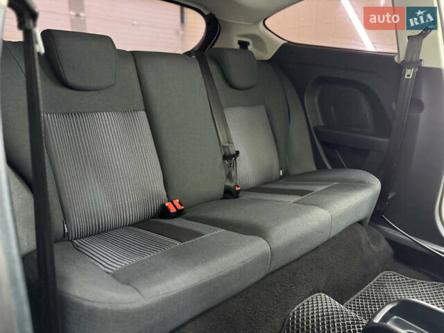 Белый Форд Фиеста, объемом двигателя 1.24 л и пробегом 158 тыс. км за 5200 $, фото 16 на Automoto.ua