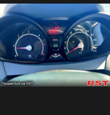 Белый Форд Фиеста, объемом двигателя 1.6 л и пробегом 2 тыс. км за 5000 $, фото 5 на Automoto.ua