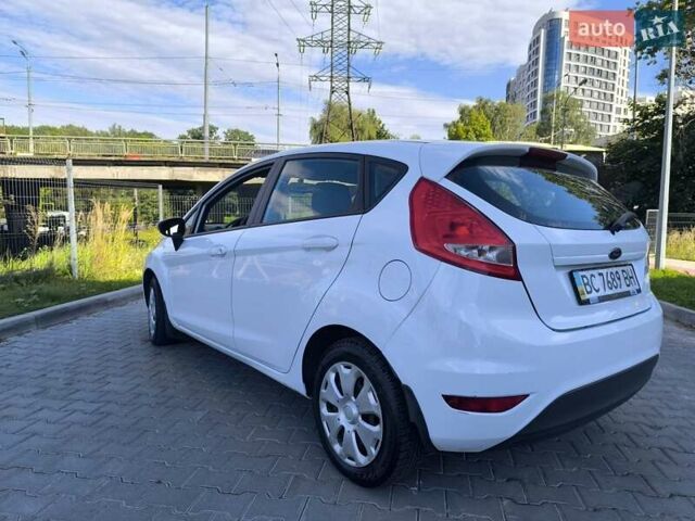 Белый Форд Фиеста, объемом двигателя 1.24 л и пробегом 116 тыс. км за 5500 $, фото 8 на Automoto.ua