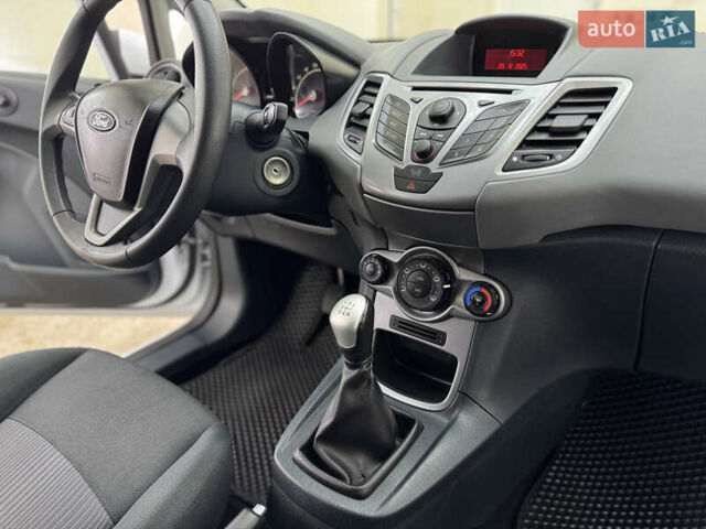 Белый Форд Фиеста, объемом двигателя 1.24 л и пробегом 158 тыс. км за 5200 $, фото 13 на Automoto.ua