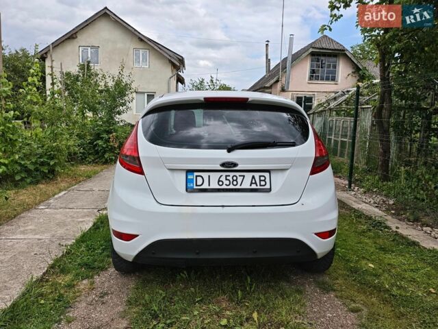 Белый Форд Фиеста, объемом двигателя 1.56 л и пробегом 199 тыс. км за 4500 $, фото 19 на Automoto.ua