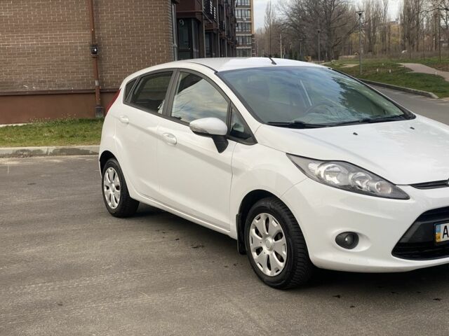 Білий Форд Фієста, об'ємом двигуна 1.4 л та пробігом 158 тис. км за 6800 $, фото 4 на Automoto.ua