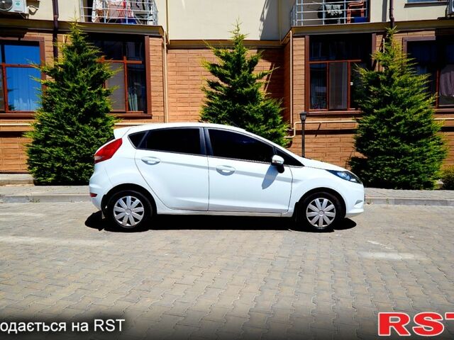 Белый Форд Фиеста, объемом двигателя 1.2 л и пробегом 139 тыс. км за 5800 $, фото 3 на Automoto.ua