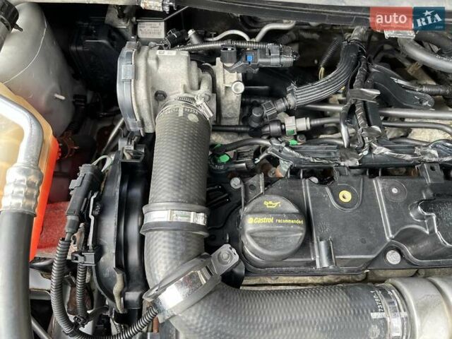 Білий Форд Фієста, об'ємом двигуна 1.4 л та пробігом 234 тис. км за 5000 $, фото 70 на Automoto.ua