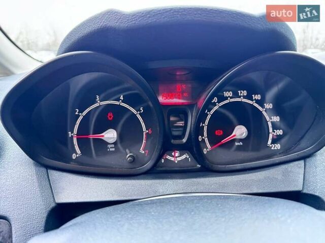 Білий Форд Фієста, об'ємом двигуна 1.2 л та пробігом 150 тис. км за 5250 $, фото 27 на Automoto.ua