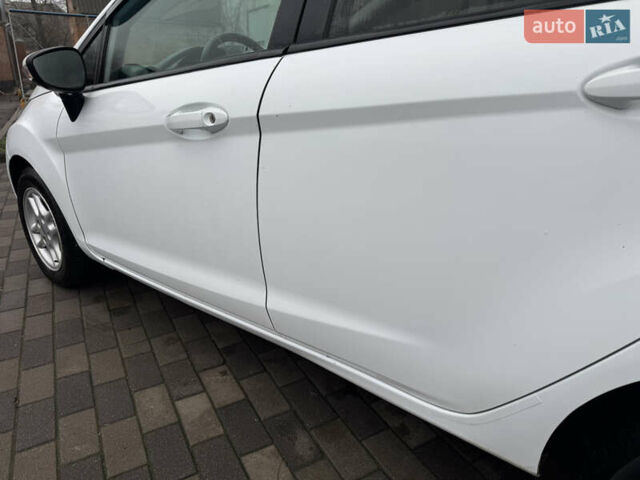 Белый Форд Фиеста, объемом двигателя 1.24 л и пробегом 122 тыс. км за 4900 $, фото 14 на Automoto.ua