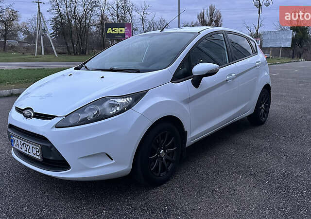 Белый Форд Фиеста, объемом двигателя 1.4 л и пробегом 220 тыс. км за 6950 $, фото 20 на Automoto.ua