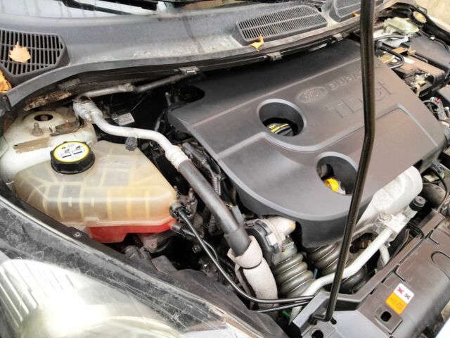 Белый Форд Фиеста, объемом двигателя 1.6 л и пробегом 205 тыс. км за 4500 $, фото 2 на Automoto.ua