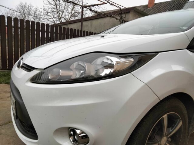 Белый Форд Фиеста, объемом двигателя 1.6 л и пробегом 205 тыс. км за 4500 $, фото 13 на Automoto.ua