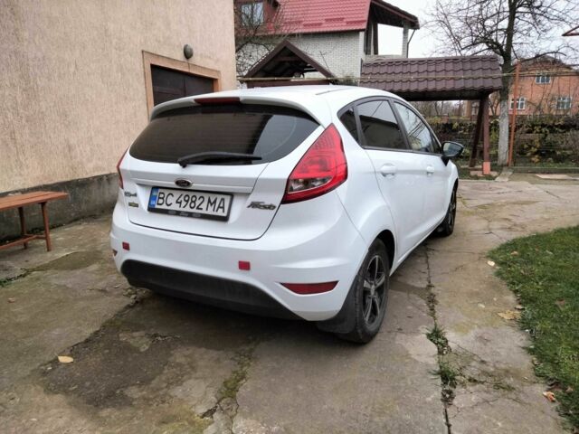 Белый Форд Фиеста, объемом двигателя 1.6 л и пробегом 205 тыс. км за 4500 $, фото 15 на Automoto.ua