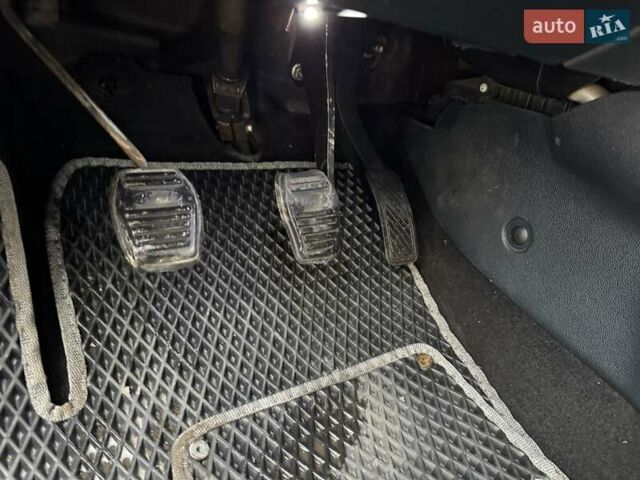 Белый Форд Фиеста, объемом двигателя 1.3 л и пробегом 117 тыс. км за 6400 $, фото 42 на Automoto.ua