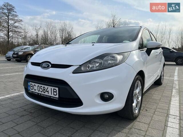 Білий Форд Фієста, об'ємом двигуна 1.4 л та пробігом 234 тис. км за 5000 $, фото 17 на Automoto.ua
