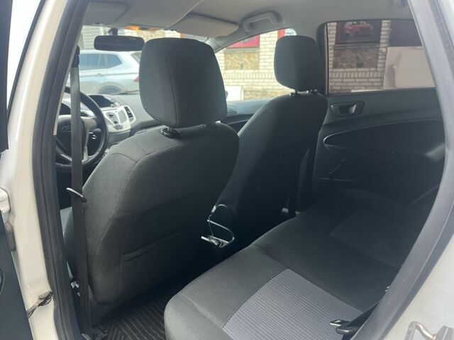 Білий Форд Фієста, об'ємом двигуна 1.4 л та пробігом 222 тис. км за 6800 $, фото 17 на Automoto.ua