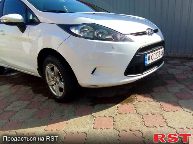 Білий Форд Фієста, об'ємом двигуна 1.4 л та пробігом 186 тис. км за 7500 $, фото 8 на Automoto.ua